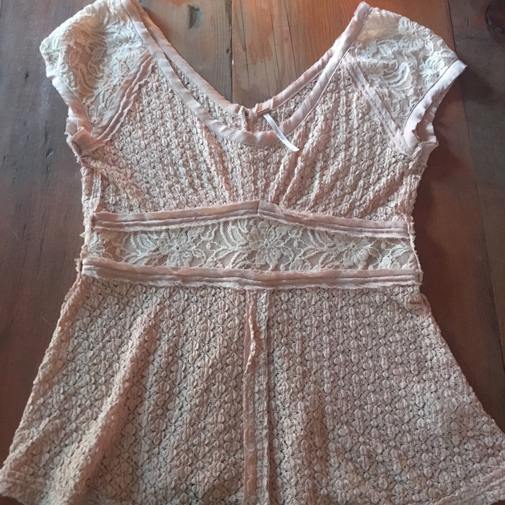 Free People peach 🍑 lace blouse size S